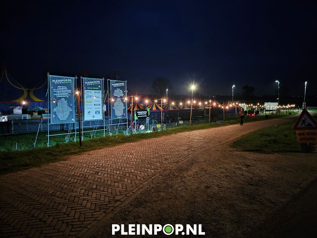 Zondag D I V.        (40)